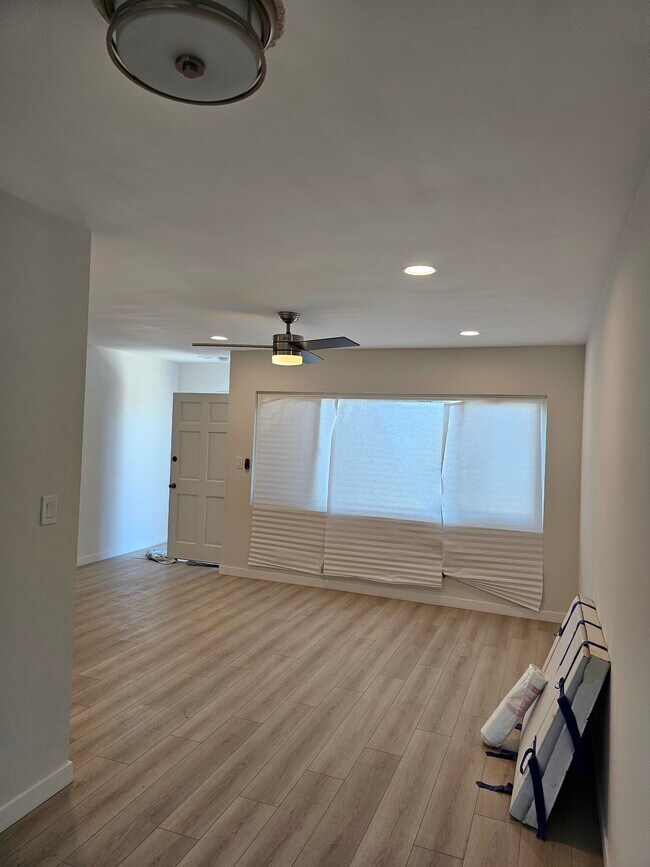 Building Photo - 16931 S Berendo Ave