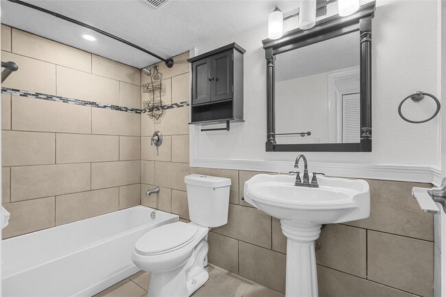 Building Photo - 8205 NW 61st St