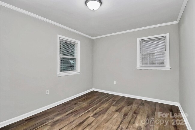 Building Photo - 911 Bannister Pl