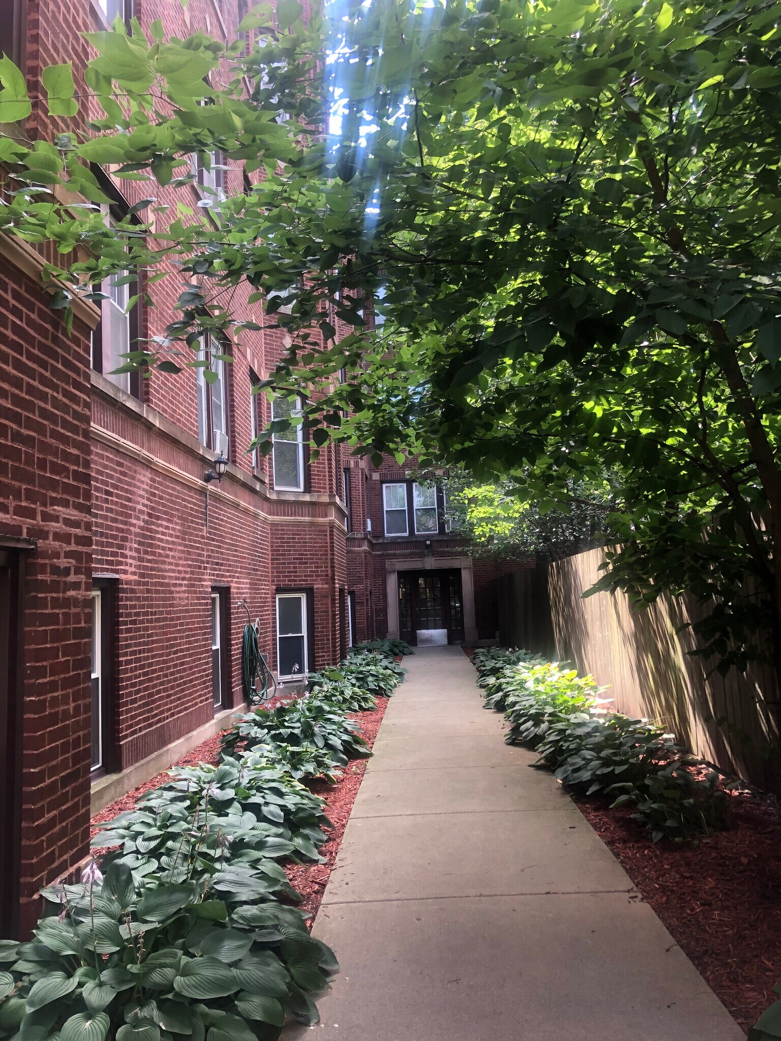 Building Photo - 4416 N Ashland Ave