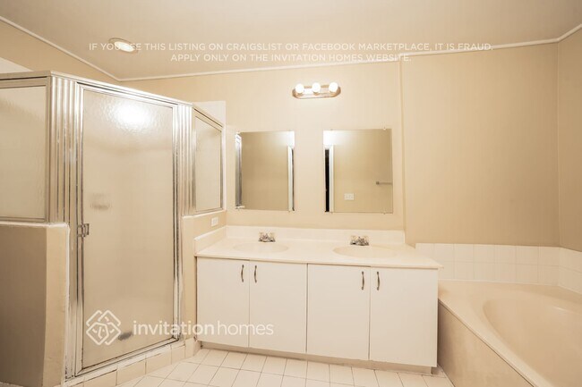 Building Photo - 7901 Lakewood Cove Ct
