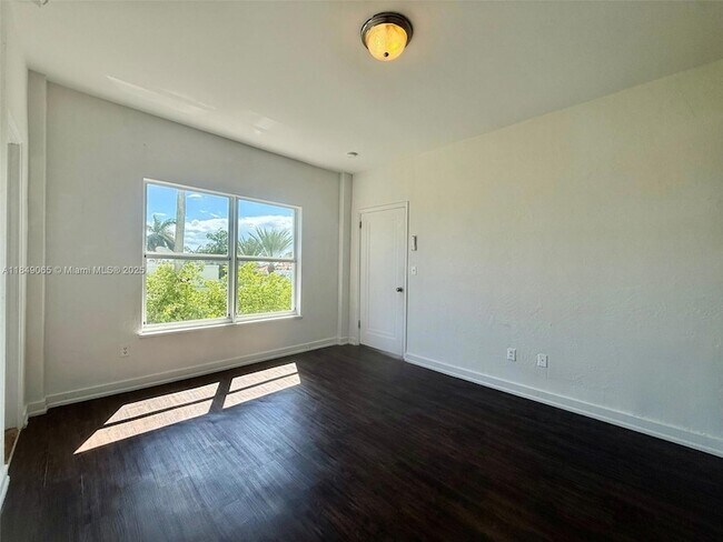 Building Photo - 4035 Meridian Ave