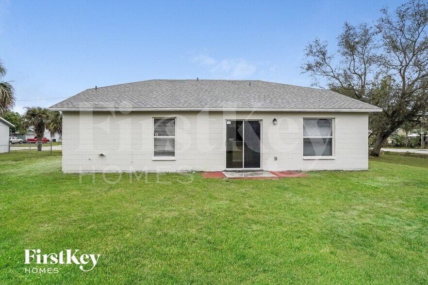 Building Photo - 490 Clay St