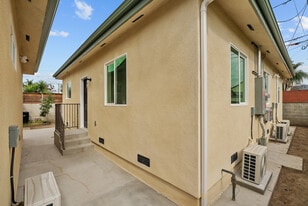 Building Photo - 146 S Parish Pl