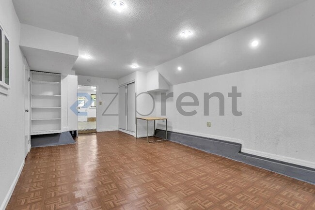 Building Photo - 1578 43rd Ave