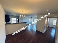 Building Photo - 2 Bed, 2 Bath, Move in Ready!