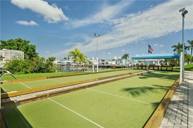 Building Photo - 1077 Nettles Blvd