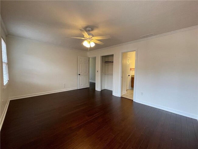 Building Photo - 3145 Queens Walk