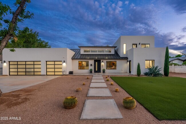 Building Photo - 4421 E Earll Dr