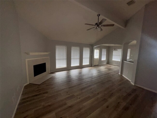 Building Photo - 16415 Great Forest Dr