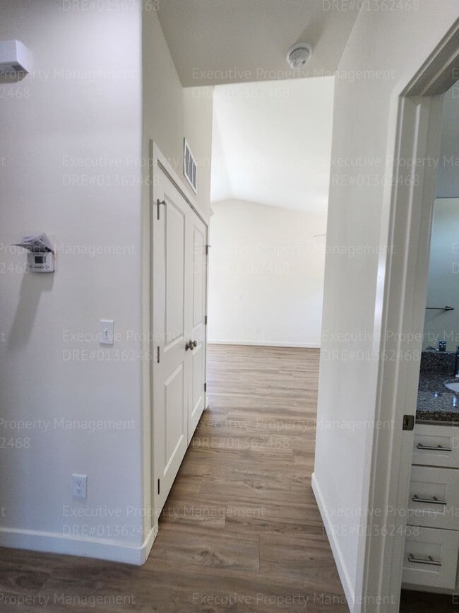 Building Photo - 8512 Grandy St