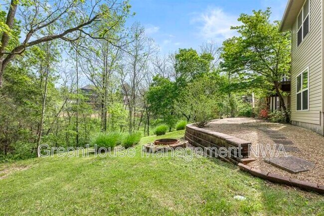 Building Photo - 28 Latshaw Dr