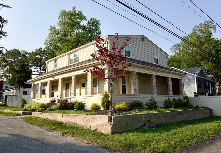 Primary Photo - 1 Berwick Ave