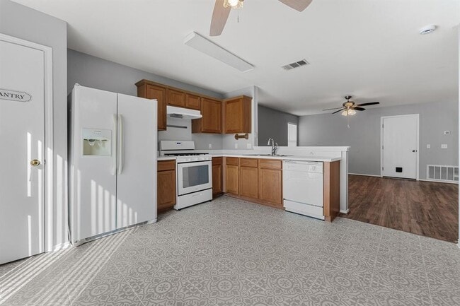 Building Photo - 184 Atlantis