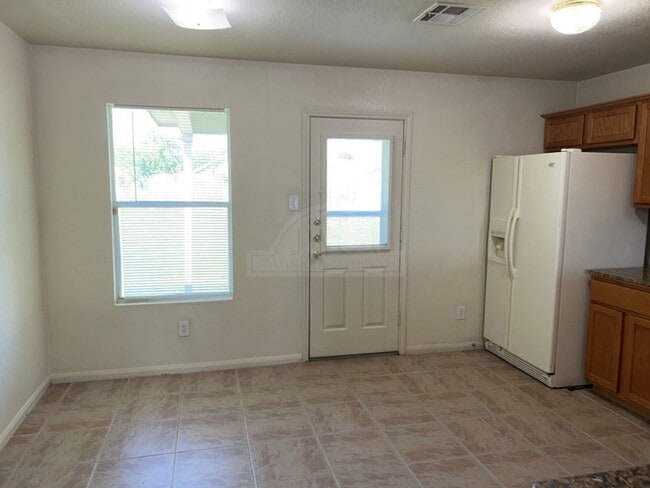 Building Photo - 3000 Tangent Ct