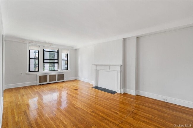 Building Photo - 240 Martine Ave