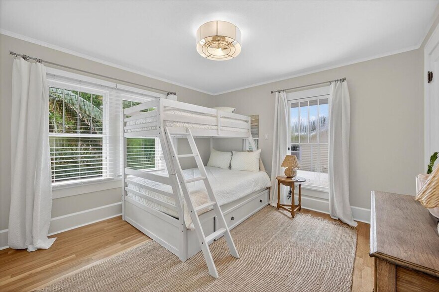 Building Photo - 221 13TH Ave