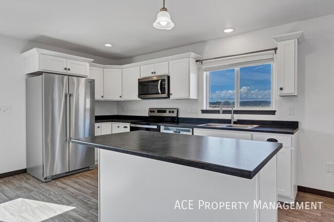 Building Photo - 1740 Harmony Heights Ln
