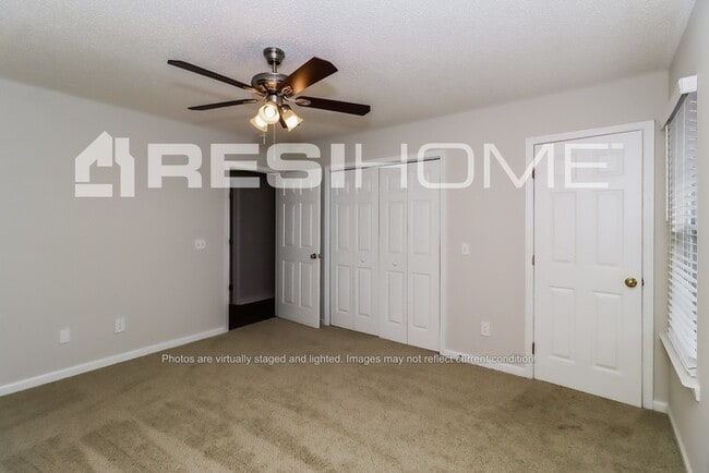 Building Photo - 239 Periwinkle St