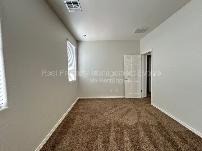 Building Photo - 9707 S 45th Ave