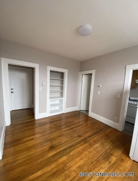 Building Photo - 116-124A Central Ave