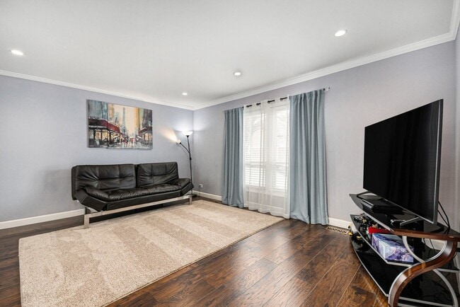 Building Photo - 1921 Williamsburg Dr