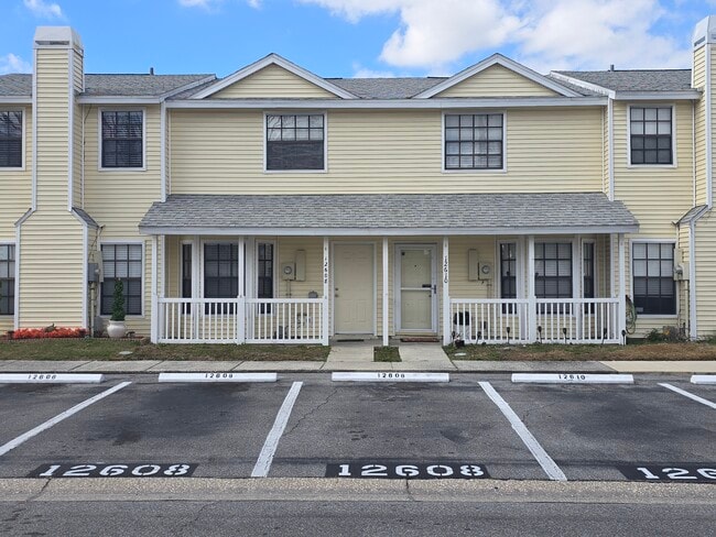 Building Photo - 12608 Castle Hill Dr