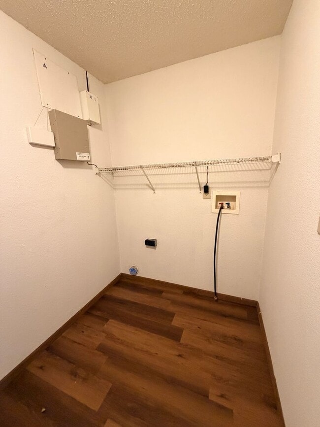 Building Photo - 4020 Crabtree Ct