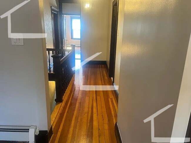 Building Photo - Spacious 1-Bedroom with Washer/Dryer in Unit!