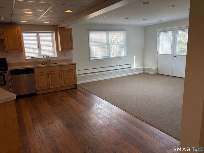 Building Photo - 295 Burrows Hill Rd