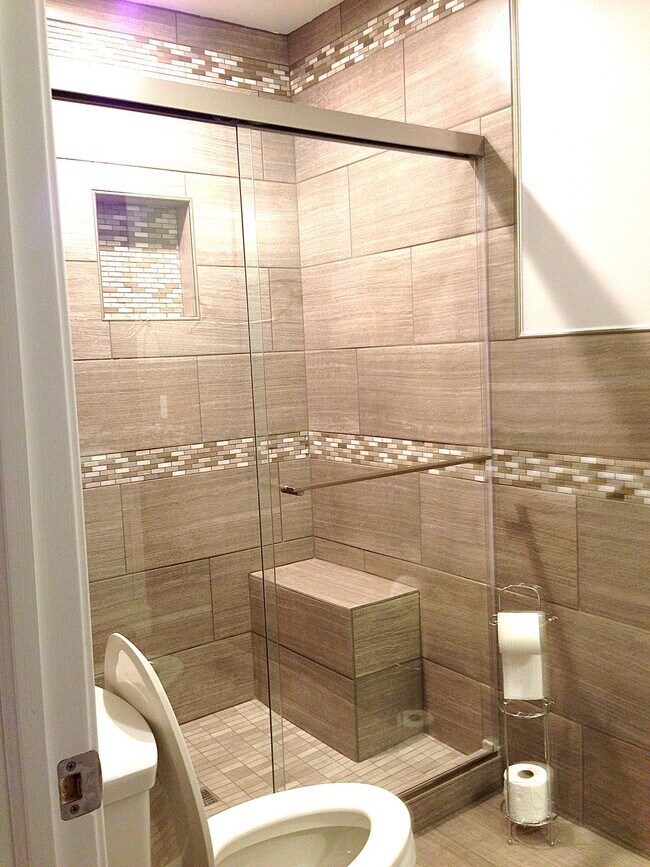 Building Photo - 763 S Aurora St