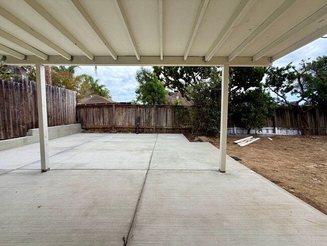 Building Photo - 7616 Dartmoor Ave