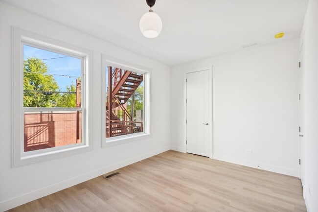 Building Photo - 2323 N Lister Ave