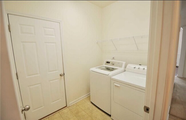 Building Photo - 1642 Ashmead Ln