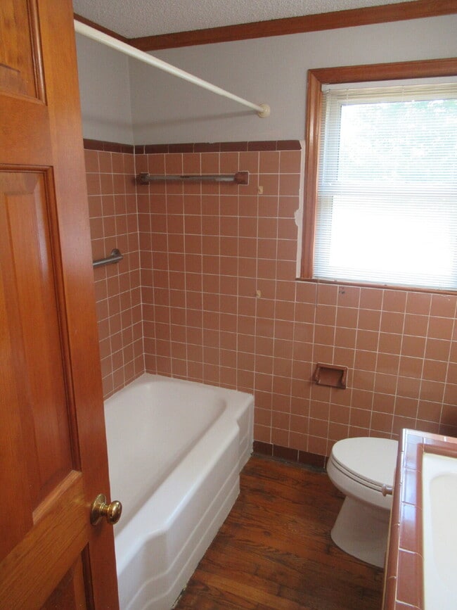 Building Photo - Denver Four Bedroom Home For Rent!