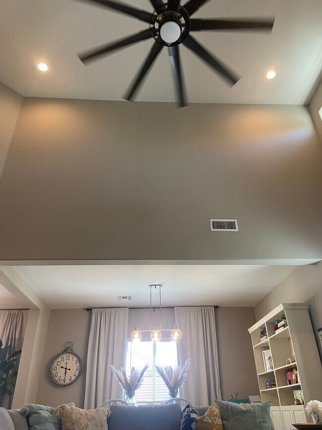 Building Photo - 9095 Blue Saguaro St