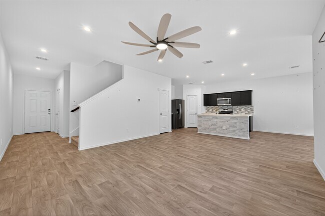 Building Photo - 14128 Upper Gardenia Ln