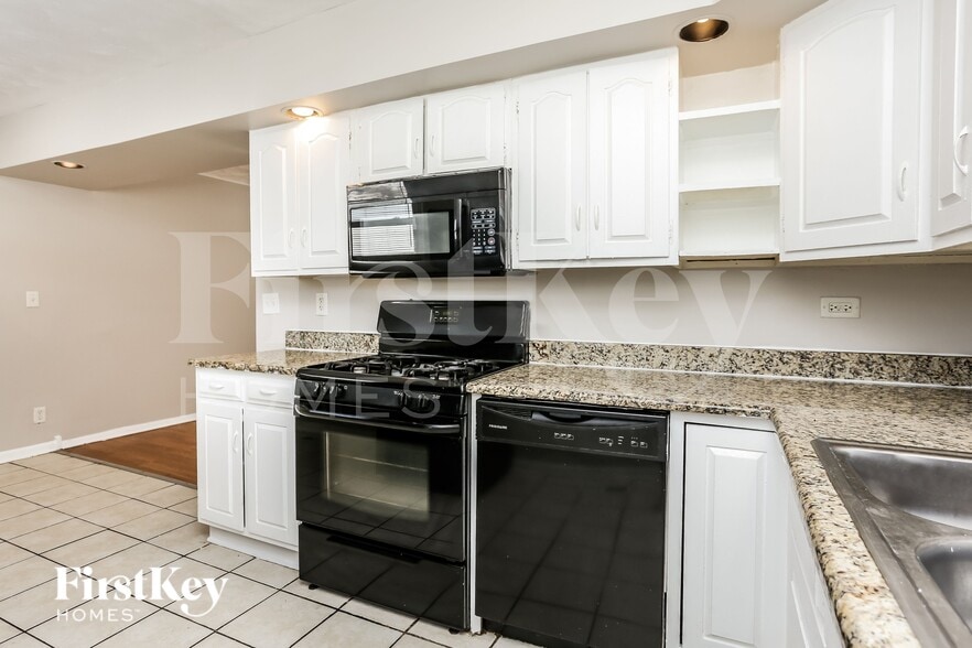 Building Photo - 176 Fairwood Dr