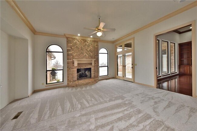 Building Photo - 1109 Irvine Dr