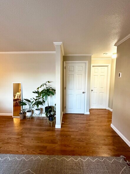 Building Photo - 39 Pleasant St