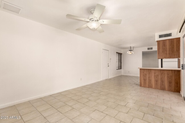 Building Photo - 5603 W Greenbriar Dr
