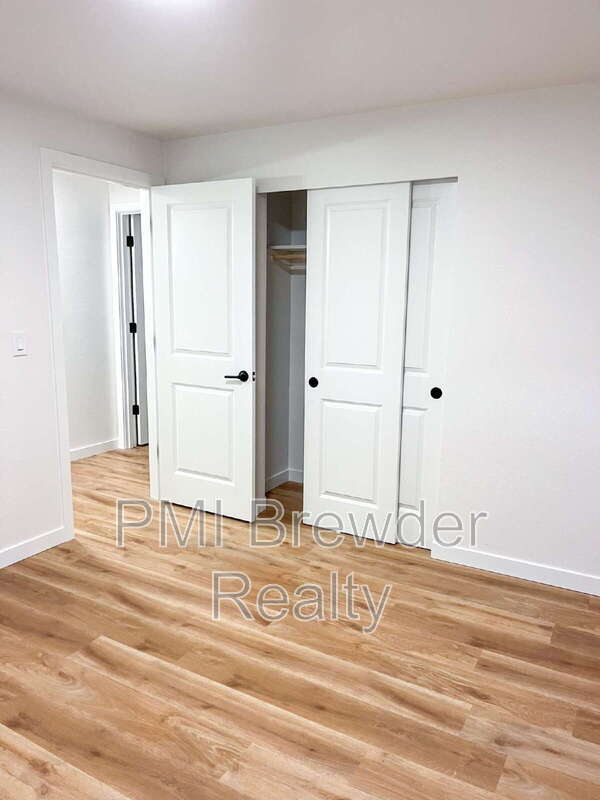 Building Photo - 9727 5th St NE