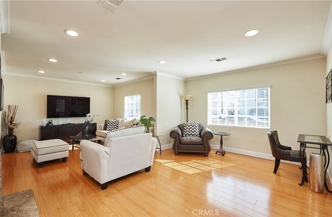 Building Photo - 17827 Burbank Blvd