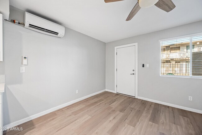 Building Photo - 3025 N 32nd St