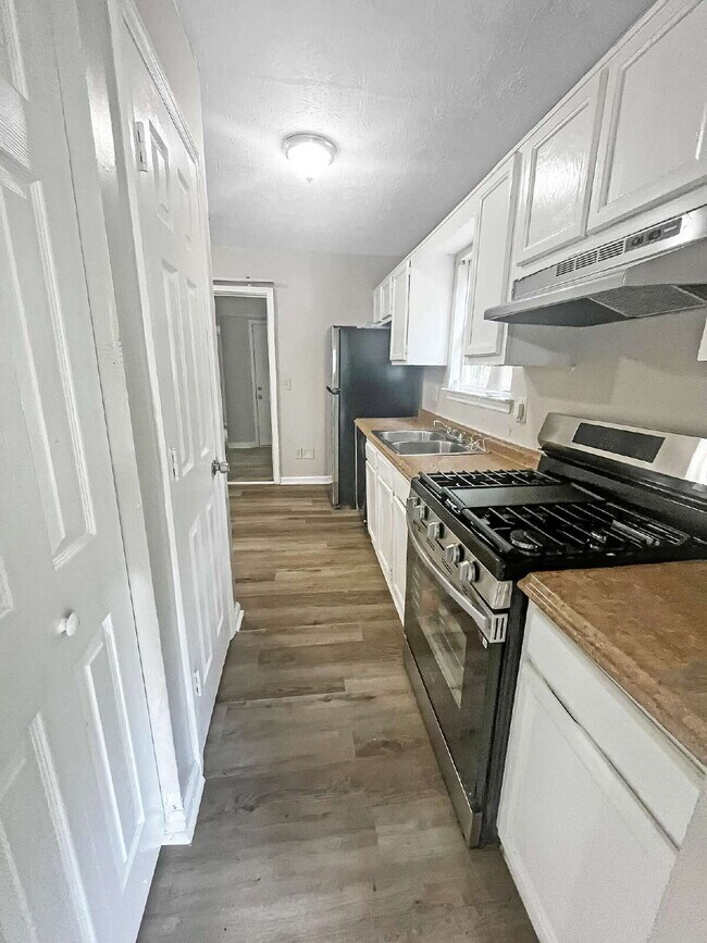 Building Photo - 3450 Kingswood Run
