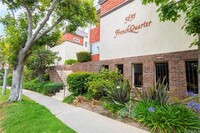 Building Photo - Newly Renovated 1Bedroom 1 Bath