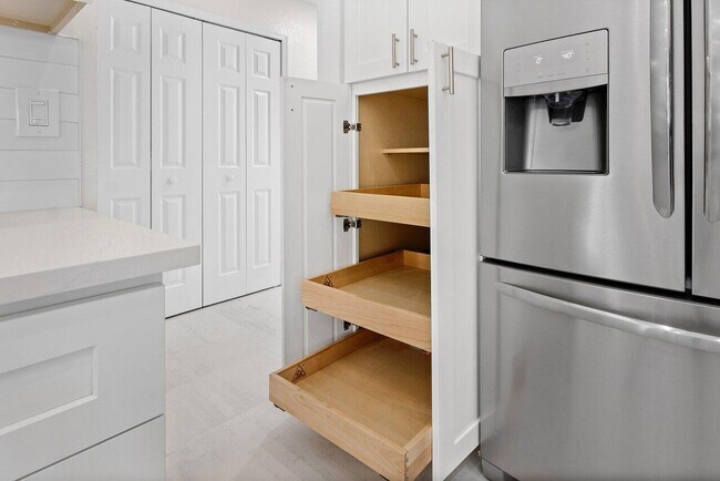 Building Photo - 20321 Hacienda Ct