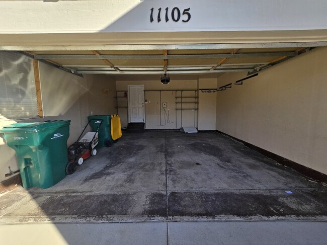 Garage - 11105 Woodhurst Cir