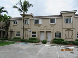 Building Photo - 2308 SE 23rd Ter