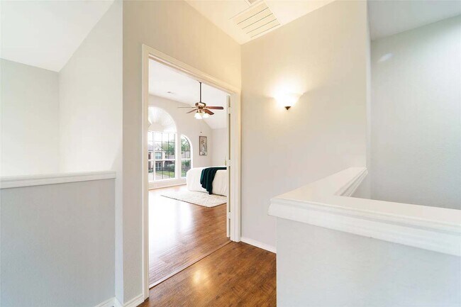 Building Photo - 2813 Ariel Cv